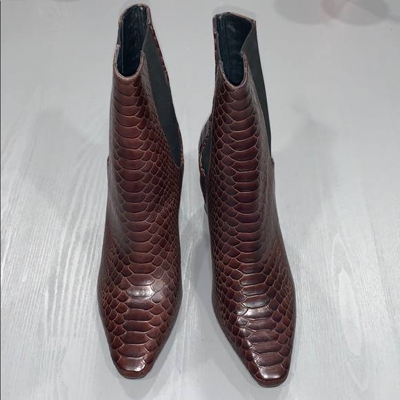 Donald/ Pliner LAILA2 BOOTIE SIZE 8 - Picture 9 of 14